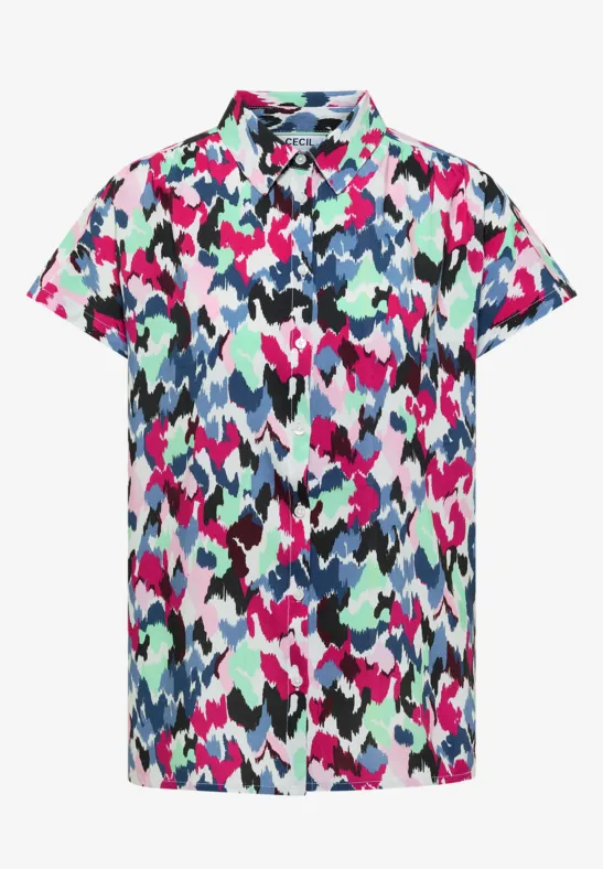 Bunte Kurzarm-Bluse mit abstraktem Camouflage-Muster in Pink, Blau, Grün, Schwarz und Weiß.