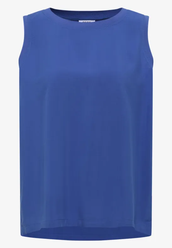 Ein ärmelloses blaues Top mit Rundhalsausschnitt.