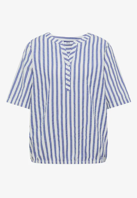 Chemisier rayé blanc et bleu à manches mi-longues, col rond avec patte de boutonnage.