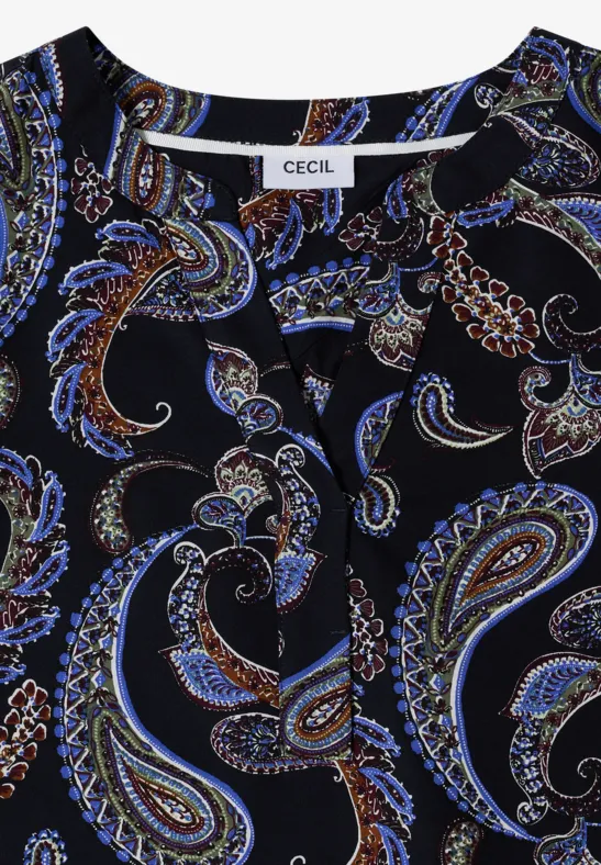 Schwarze CECIL-Bluse mit Stehkragen und blau-braun-weißem Paisley-Muster.