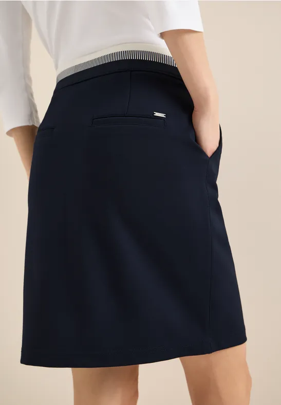 Knielange rok met taillebanddetail universal blue