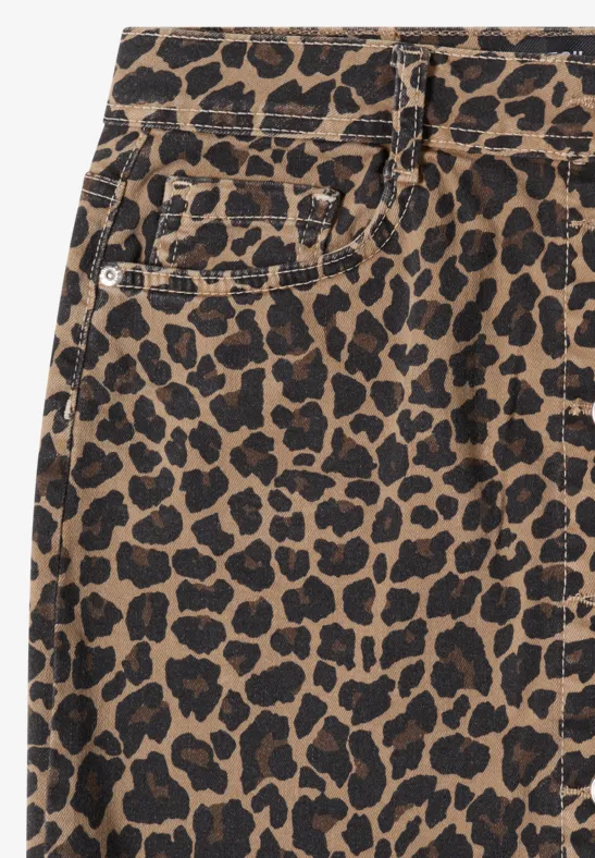 Leopardmuster-Rock mit hoher Taille und kokett schwingendem Saum.