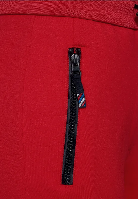 Loose Fit Hose in Inch 28 vibrant red