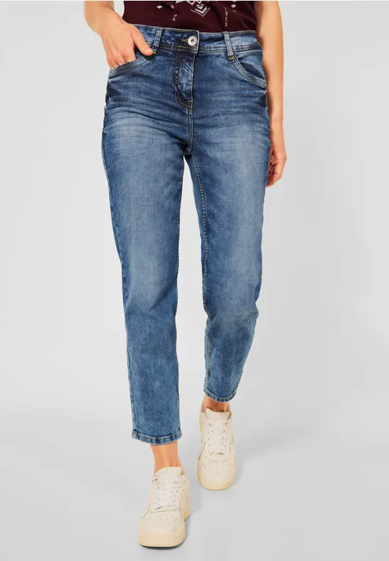 Slim Fit Jeans in High Waist mid blue used wash