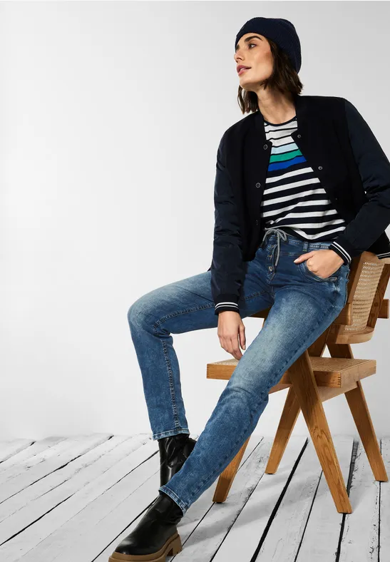 Loose Fit Jeans mid blue wash with tinting