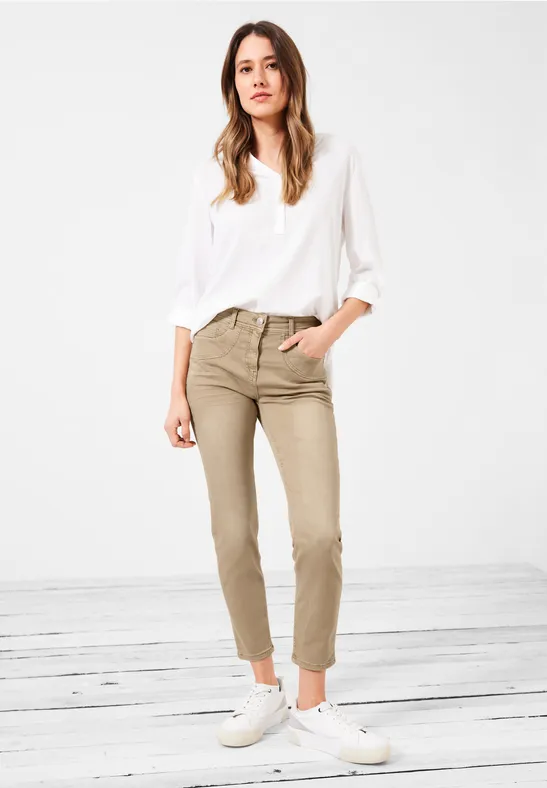 Slim Fit Jeans in High Waist authentic beige