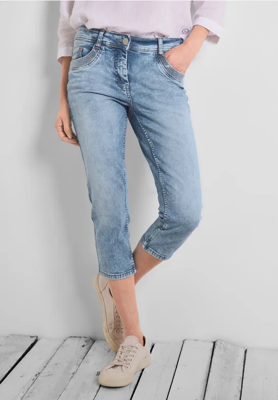 Loose Fit Jeans light blue washed