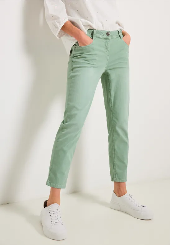 Loose Fit Hose in 7/8 fresh salvia green