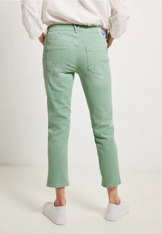 Loose Fit Hose in 7/8 fresh salvia green