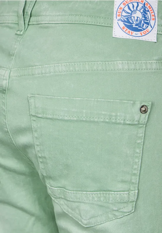 Loose Fit Hose in 7/8 fresh salvia green