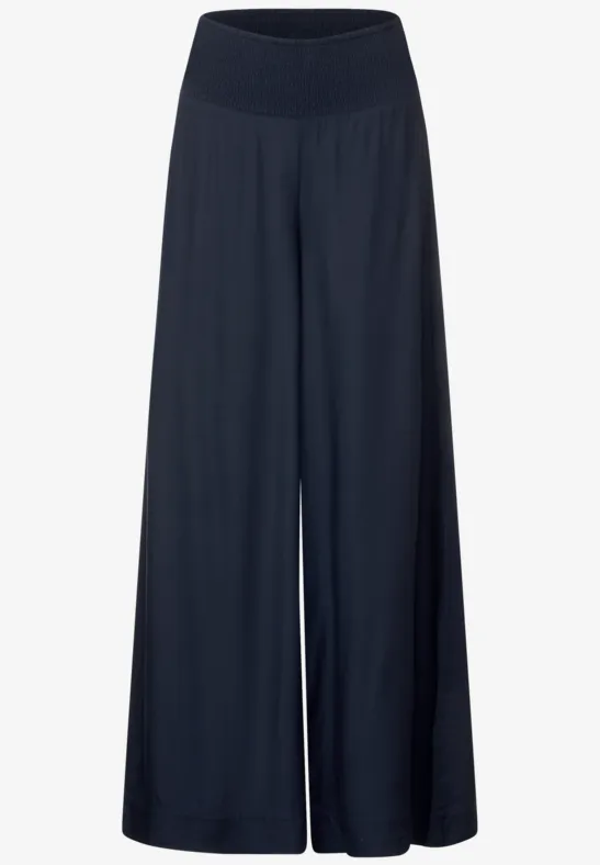 Coupe classique avec taille smockée deep blue