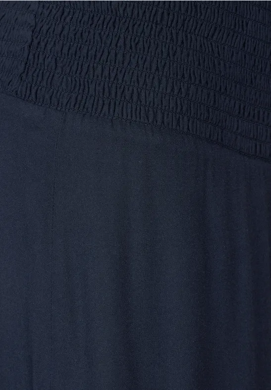 Coupe classique avec taille smockée deep blue