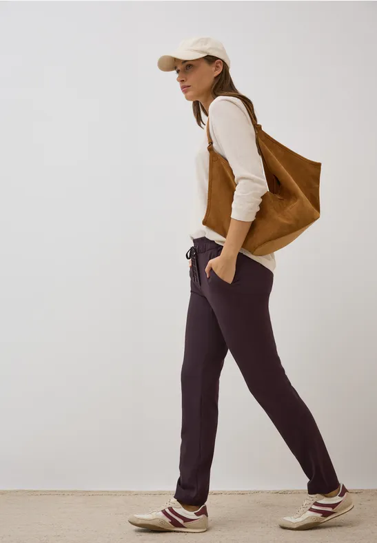 Casual Fit Hose eggplant red