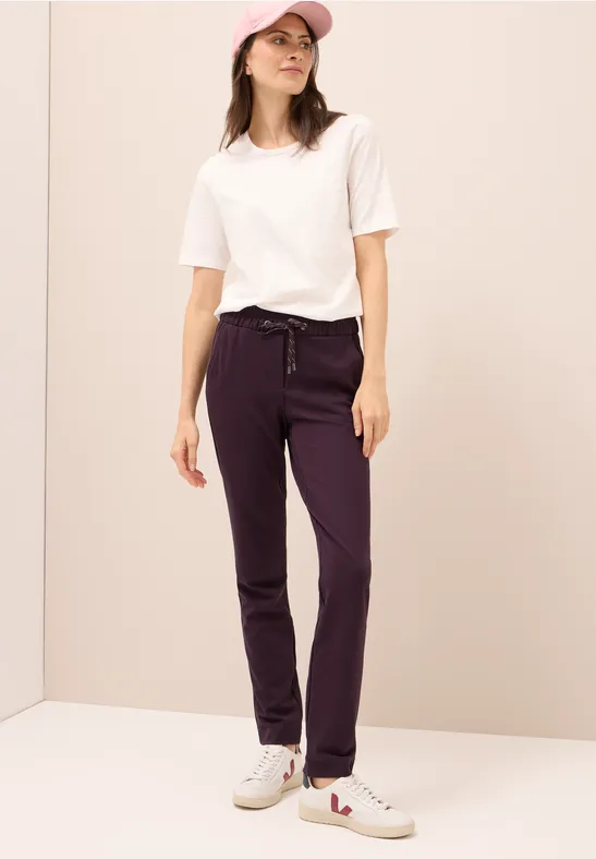 Casual Fit Hose eggplant red