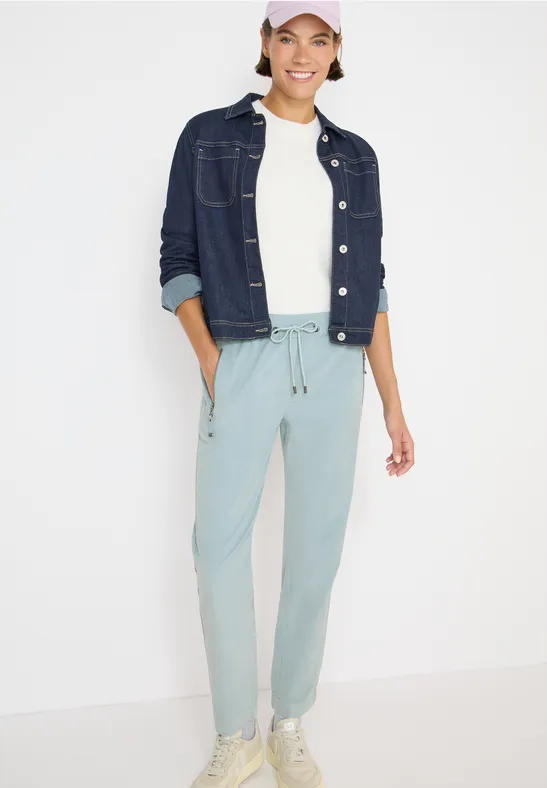 Comfortabele corduroy broek light mint blue