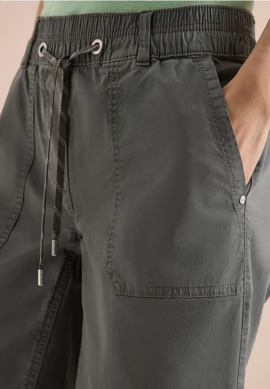 Donkergrijze broek met elastische taille, aantrekkoord en opgezette zakken