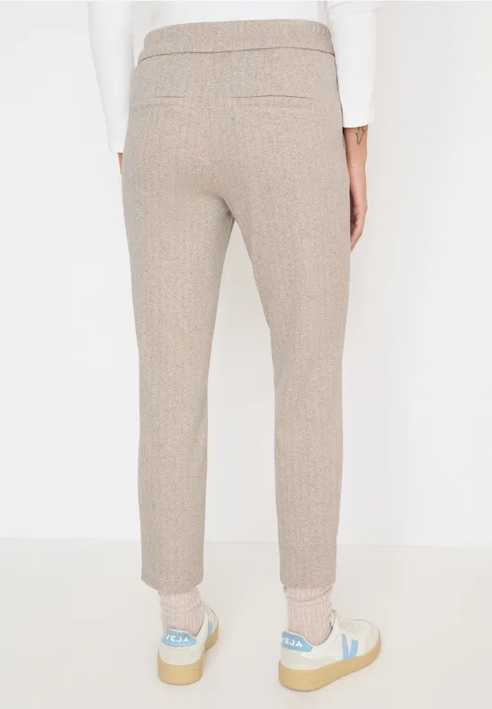 Casual Fit Hose creamy white