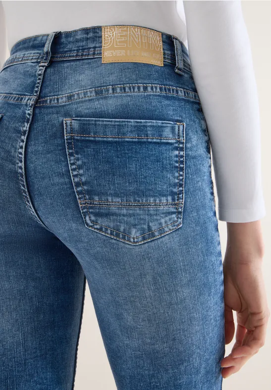 Straight Leg Jeans authentic used wash