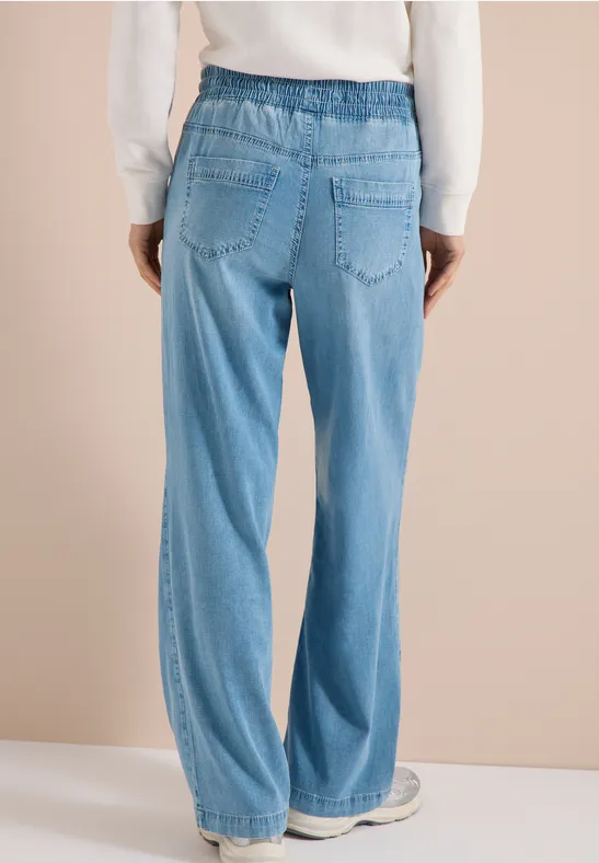 High Waist Wide Legs jeans in Loose Fit light blue used wash