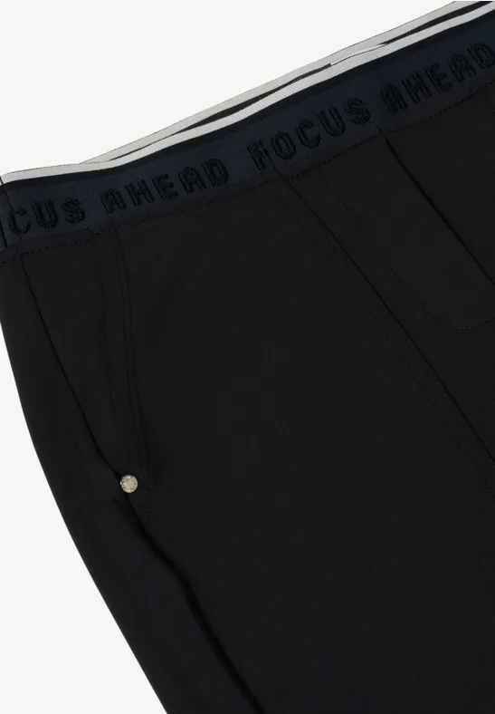 Hose im Causal Fit universal blue