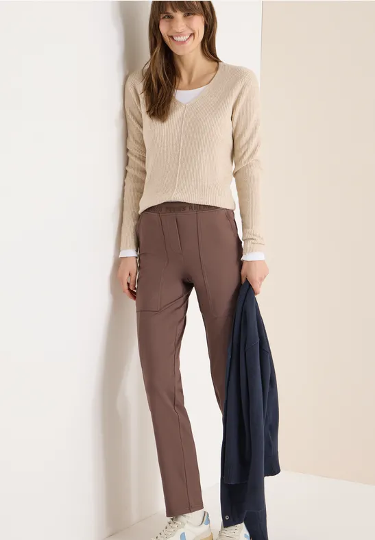 Hose im Causal Fit urban taupe