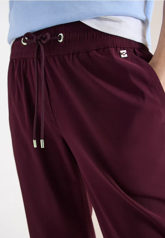 Pantalon Mid Waist Slim Leg en Casual Fit grape red