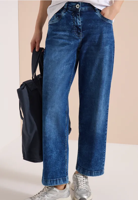 High Waist Wide Legs jeans in Loose Fit mid blue used wash