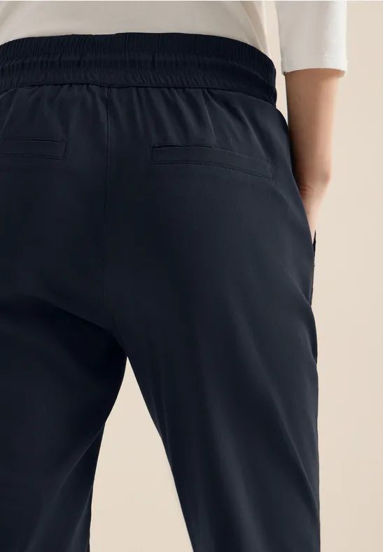 Pantalon Mid Waist Slim Leg en Casual Fit universal blue