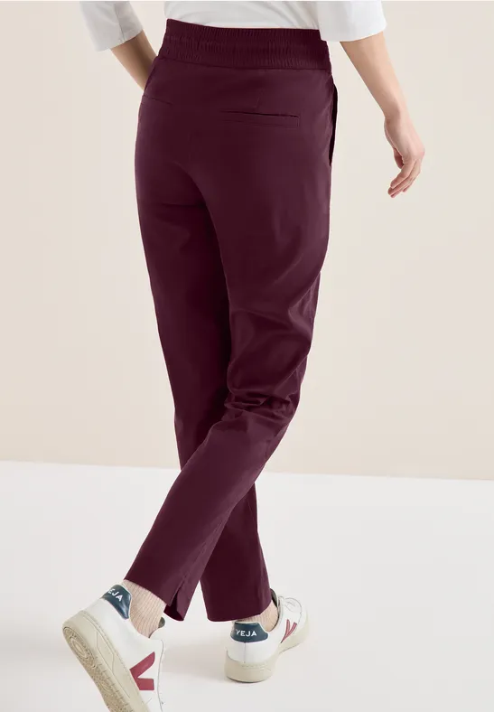 Leichte Hose im Casual Fit mit Stretch grape red