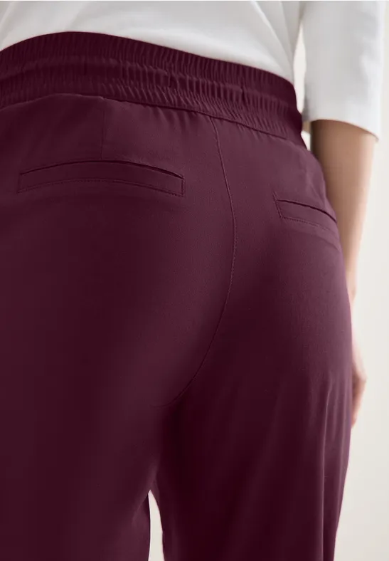 Leichte Hose im Casual Fit mit Stretch grape red