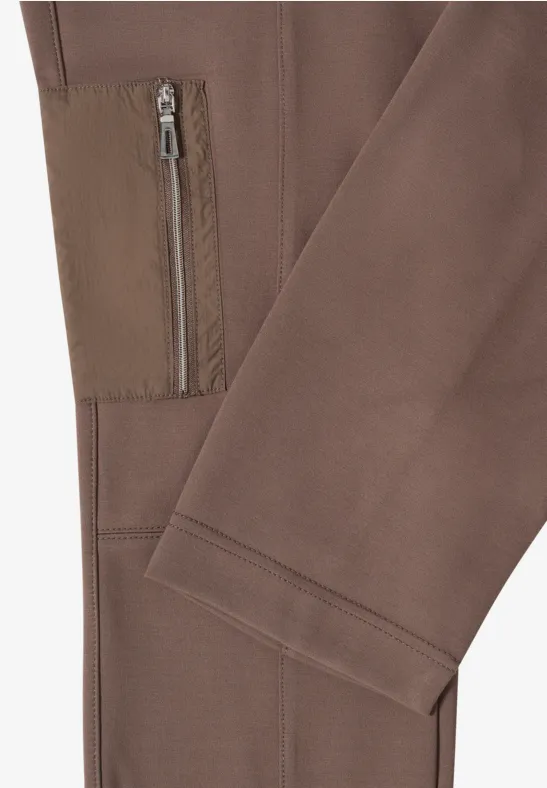 Broek met smalle pijpen coffee taupe