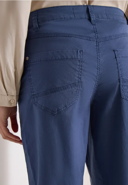 Pantalon Mid Waist Barrel Leg en coupe décontractée sporty denim blue