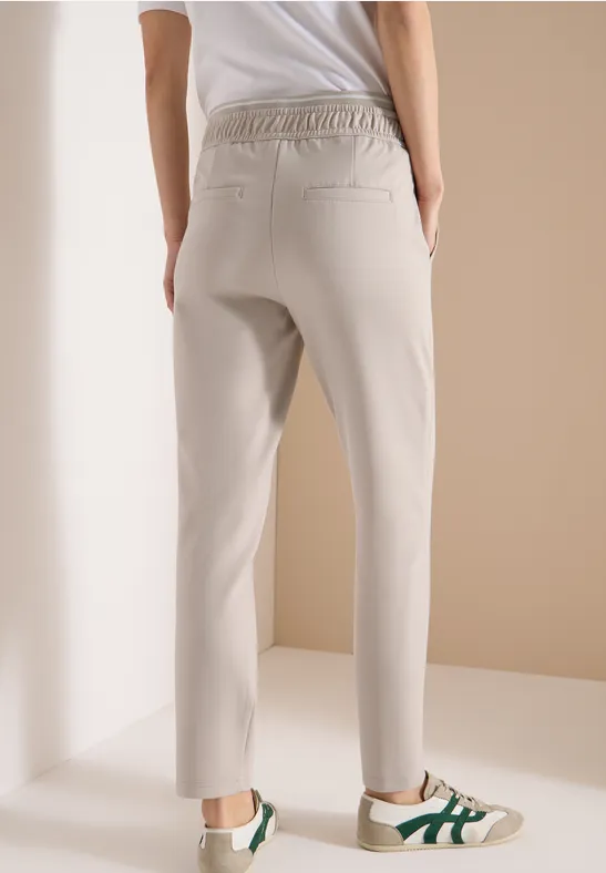 Pantalon Mid Waist Slim Leg en Casual Fit grain beige