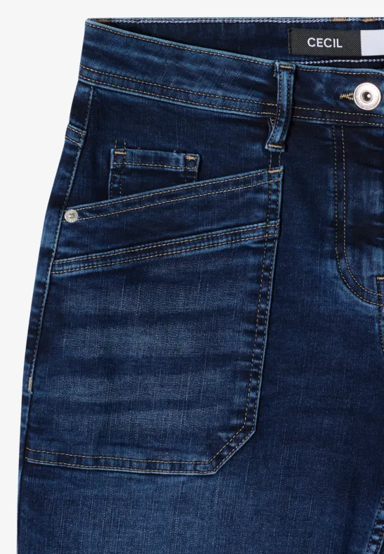 Donkerblauwe jeans met voorzak, knoop en ritssluiting, strakke pasvorm en moderne uitstraling