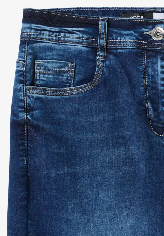 Ein Paar dunkelblaue Jeanshose aus Denim mit Tasche und Knopf