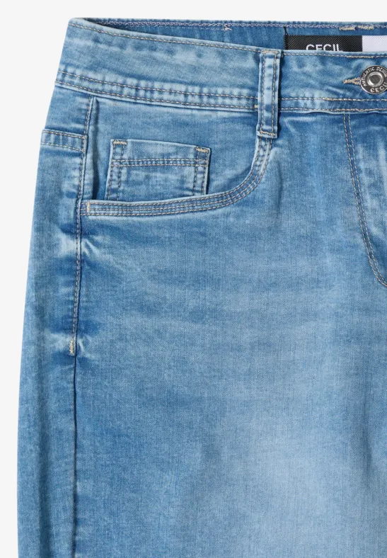 Lichtblauwe denim jeans top met knoop, riemlussen en voorzak