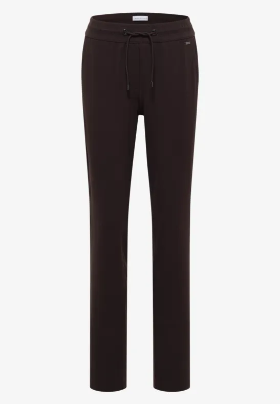 Effen zwarte broek met rechte pijpen en trekkoord in de taille.