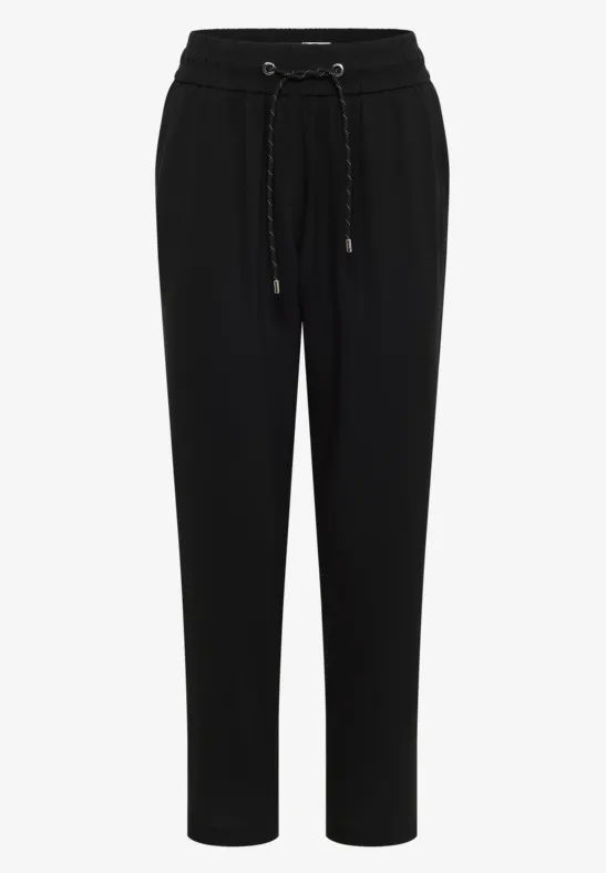 Schwarze Jogginghose mit Gummibund und Kordelzug.