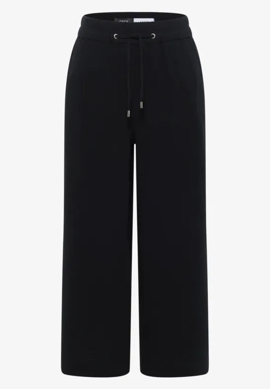 Schlichte schwarze Culottes-Hose mit weitem Bein und Tunnelzugbund
