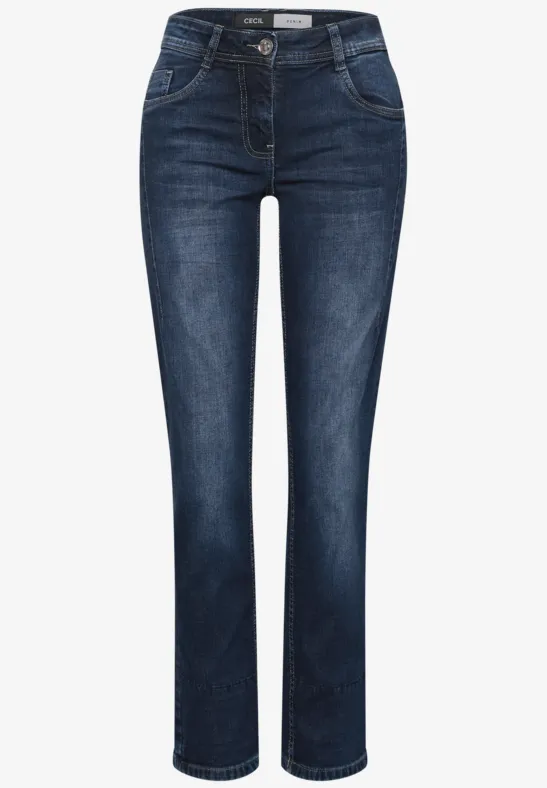 Dunkelblaue Jeans im geraden Schnitt mit fünf Taschen, auf weißem Hintergrund.