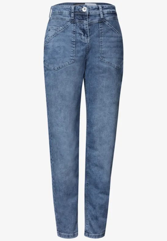 Blauwe high-waist spijkerbroek met rechte pijpen en voor- en achterzakken.