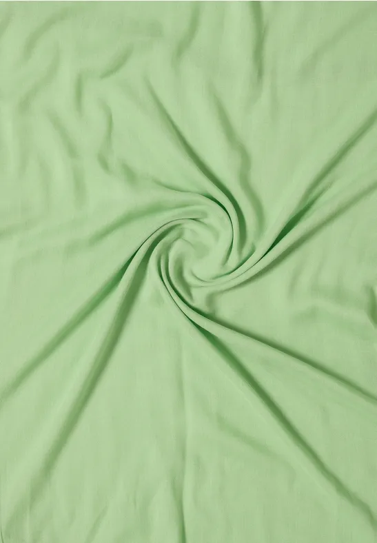 Loop Schal in Unifarbe bamboo green