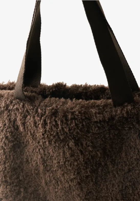 Shopper chocolate sauce brown