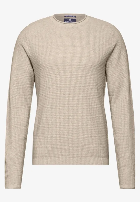 Beiger Herrenpullover mit Rundhalsausschnitt und langen Ärmeln.