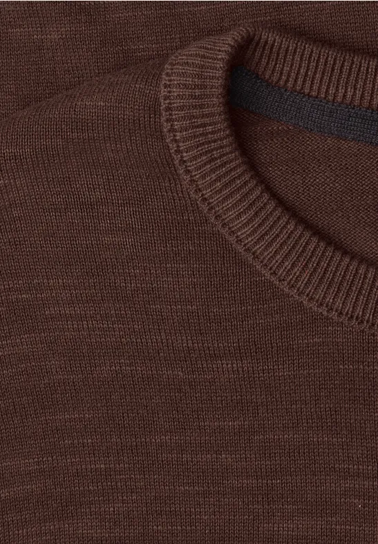 Brauner Pullover mit Rundhalsausschnitt aus feinem Strick