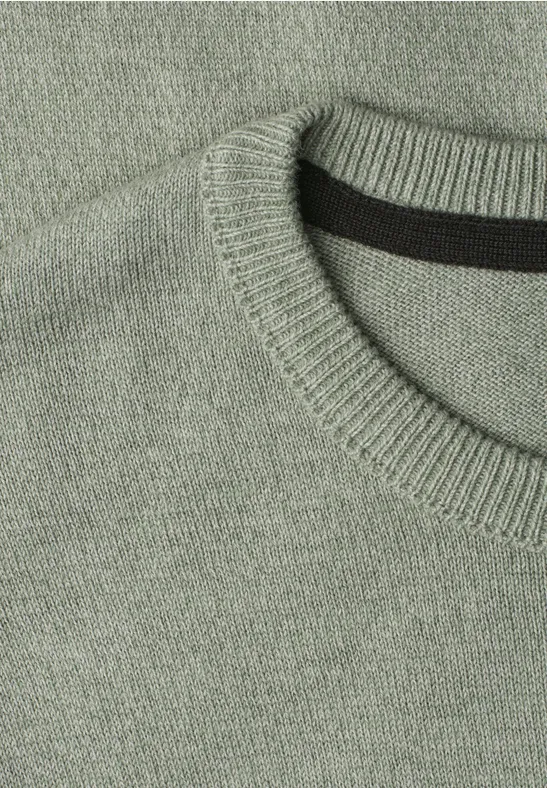 Hellgrüner Pullover mit Rundhalsausschnitt aus weichem Strick