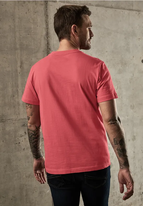 Basic T-Shirt in Unifarbe bleached red