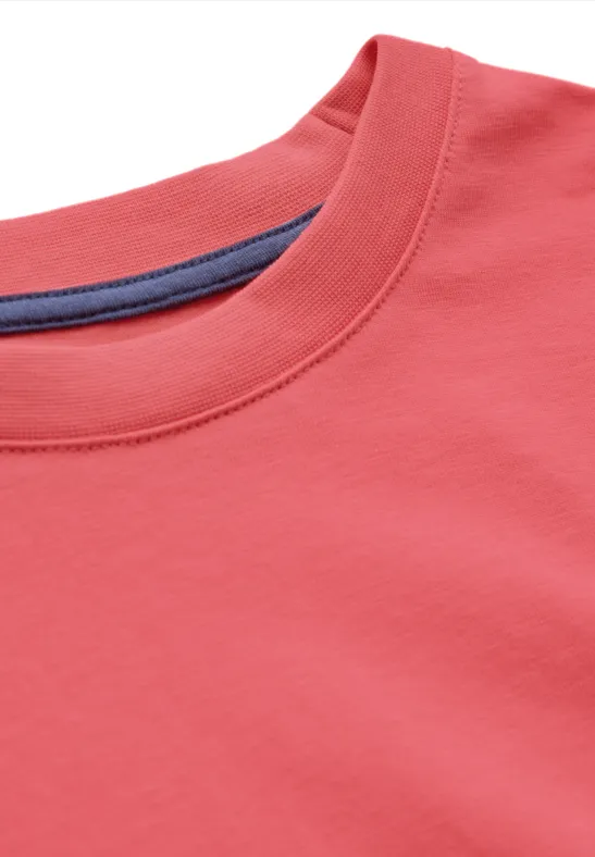 Basic T-Shirt in Unifarbe bleached red