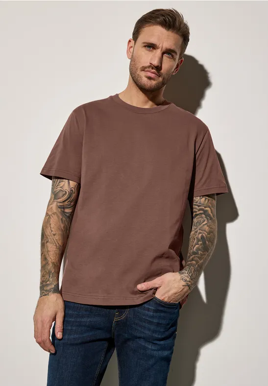 Basic T-Shirt in Unifarbe clay brown