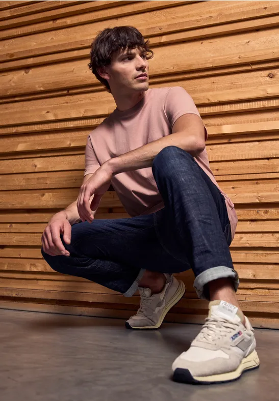 Basic T-Shirt in Unifarbe pastel peach